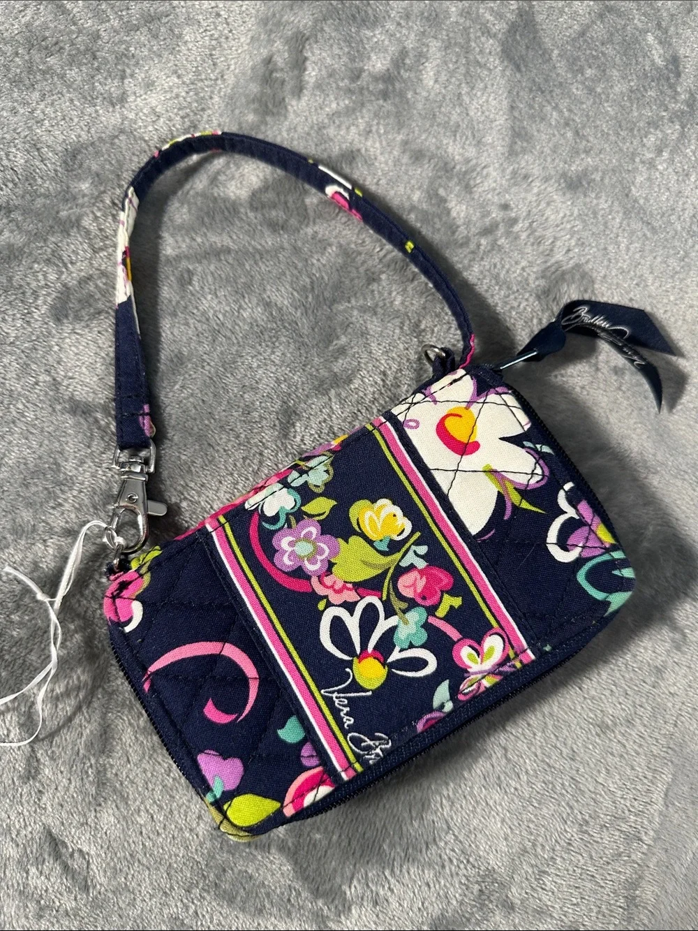 NWTS Vera Bradley Navy Floral Quilted Wristlet wallet/Card Case🦋🩷💚
